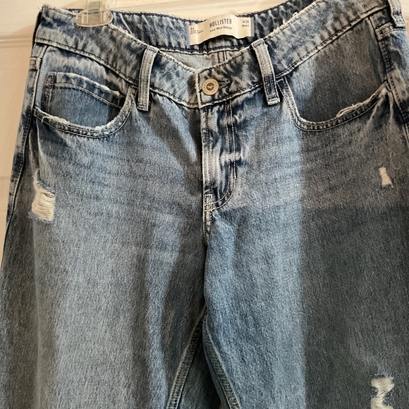 Hollister Low-rise Baggy Distressed Wide-leg Jeans, Size 28 Short (6 Short) - Picture 4 of 9